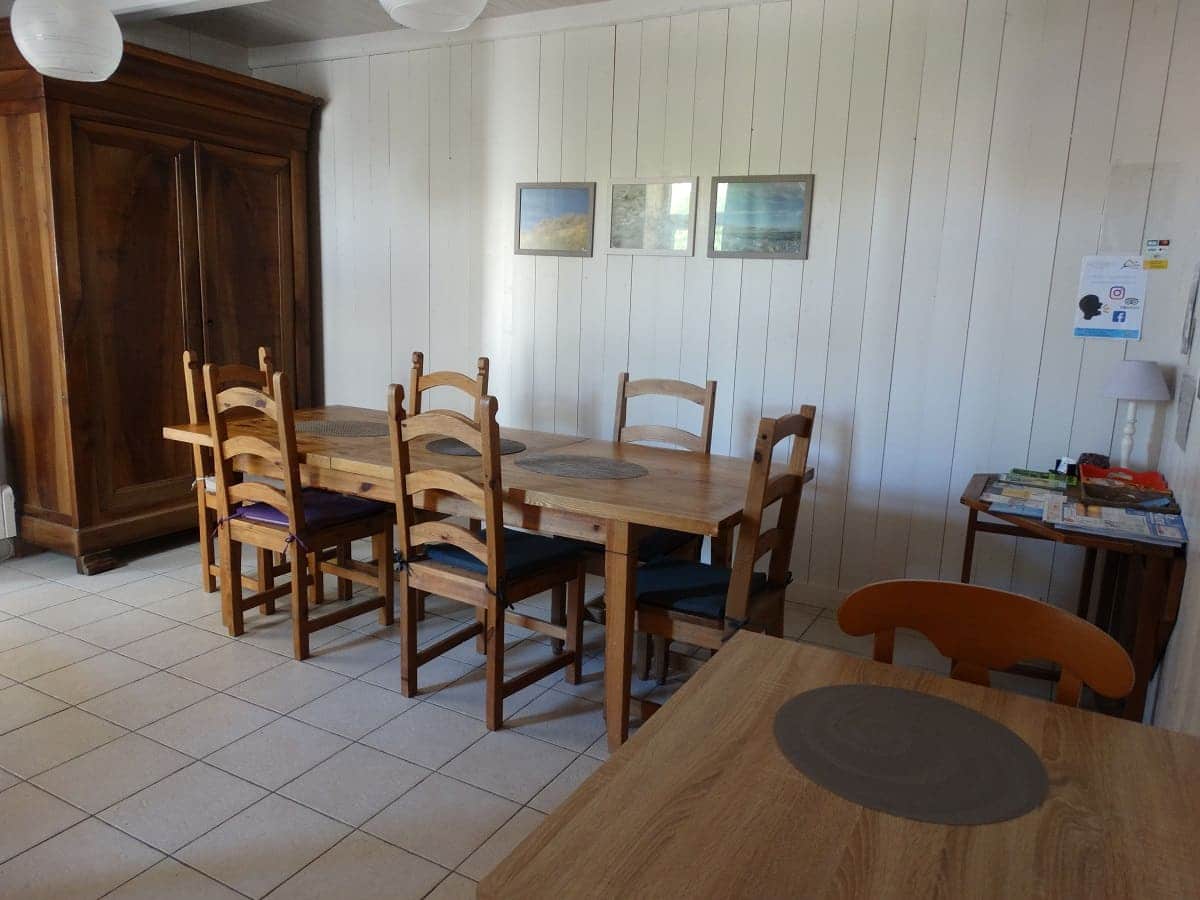 La salle à manger du gite sur l'île de Ré pour un séjour en famille tout confort - Gite sur l'île de Ré -Les Fillattes